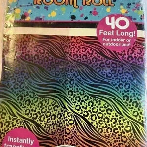 Nwt rainbow animal print scene setters room roll 40 feet long